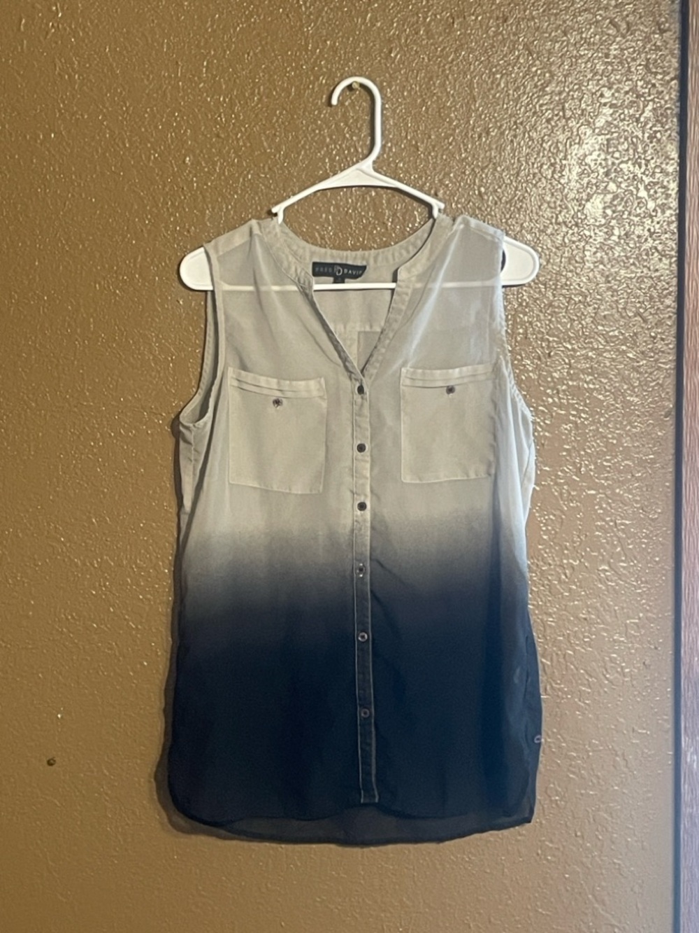 Fred David Sleeveless Ombre Button-Front Blouse - Light Gray to Navy